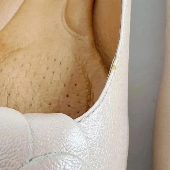 Clarks Women's Aldea Palm Champagne Leather Flower Ballet Flats Size 10 - Picture 10 of 11